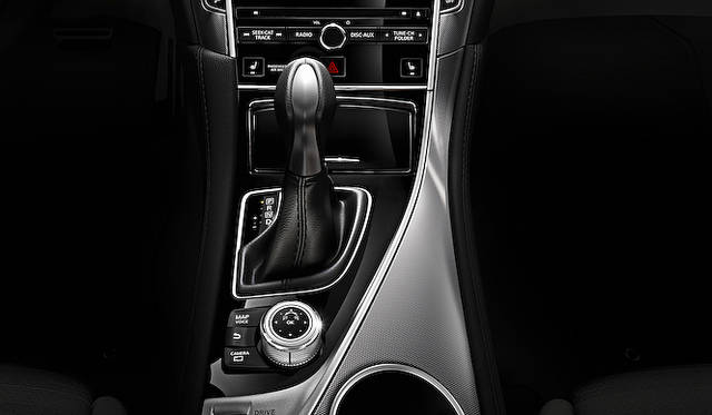 <strong>Infiniti Q50｜インフィニティ Q50</strong>