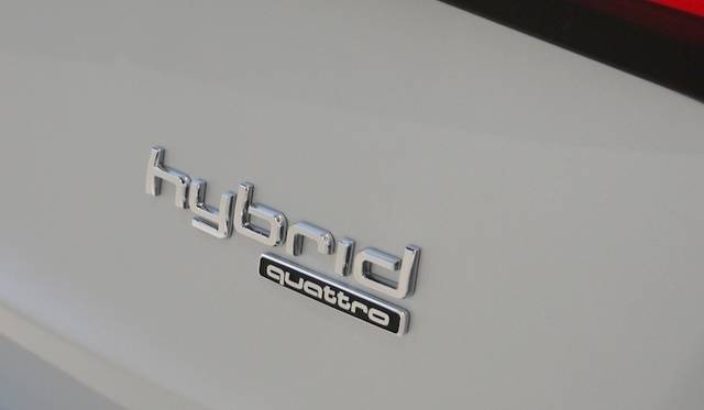 <br />Q5はアウディのハイブリッド初の4WDである