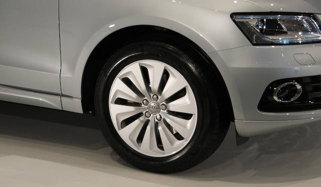 <br />Q5もまた、アルミホイールが専用品となる