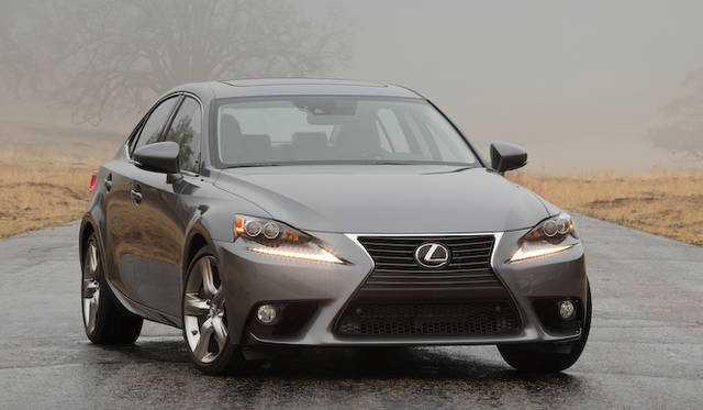 <strong>Lexus IS 350｜レクサス IS 350</strong>