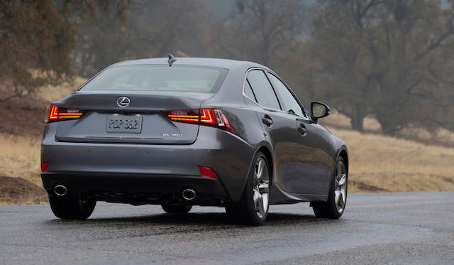 <strong>Lexus IS 350｜レクサス IS 350</strong>