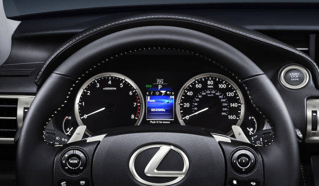 <strong>Lexus IS 350｜レクサス IS 350</strong>