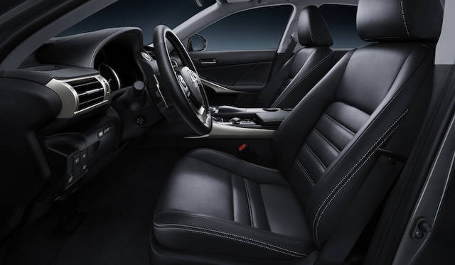 <strong>Lexus IS 350｜レクサス IS 350</strong>