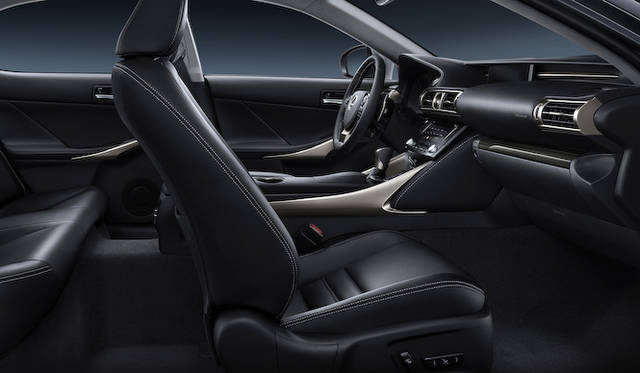 <strong>Lexus IS 350｜レクサス IS 350</strong>