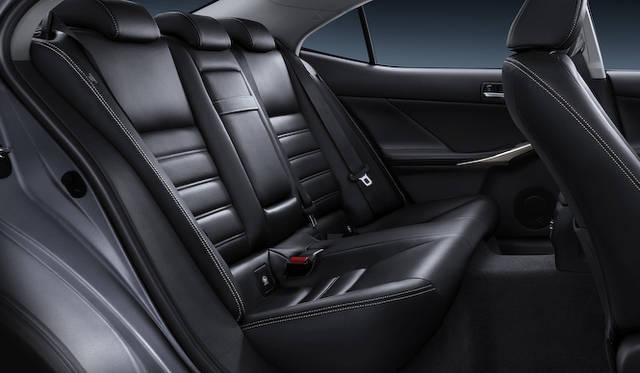 <strong>Lexus IS 350｜レクサス IS 350</strong>