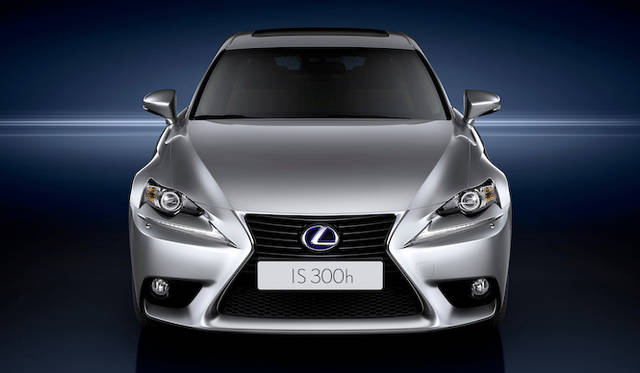 <strong>Lexus IS 300h｜レクサス IS 300h</strong>