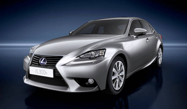 <strong>Lexus IS 300h｜レクサス IS 300h</strong>