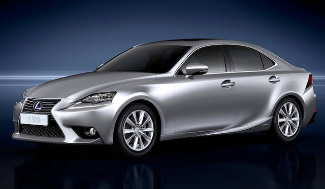 <strong>Lexus IS 300h｜レクサス IS 300h</strong>