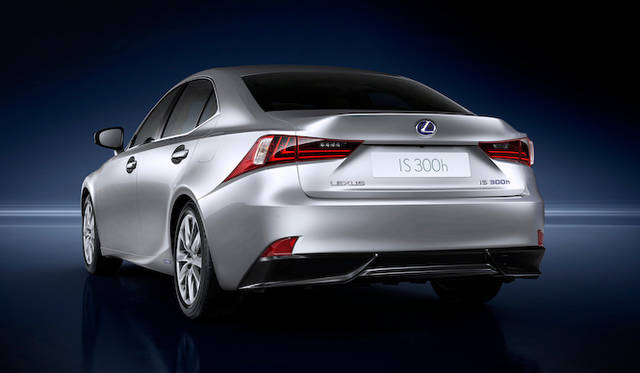 <strong>Lexus IS 300h｜レクサス IS 300h</strong>
