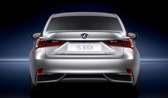 <strong>Lexus IS 300h｜レクサス IS 300h</strong>