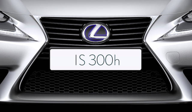 <strong>Lexus IS 300h｜レクサス IS 300h</strong>