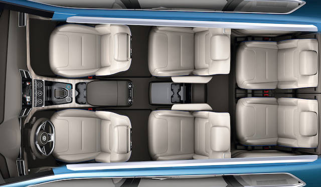 <strong>Volkswagen CrossBlue｜フォルクスワーゲン クロスブルー</strong><br />SUVの外見をもちながら、3列シートのミニバンのようなユーティリティ性もそなわる