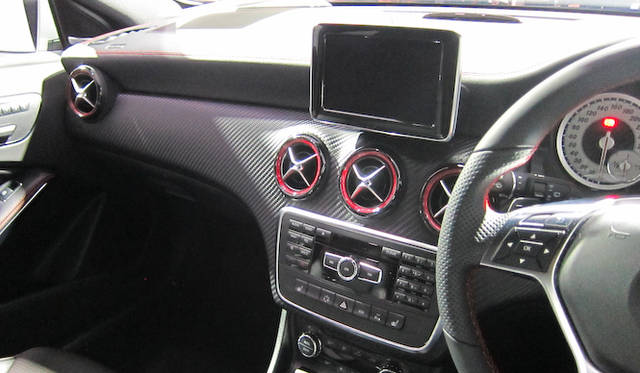 <strong>Mercedes-Benz A 250 SPORT｜メルセデス・ベンツ A 250 シュポルト</strong>