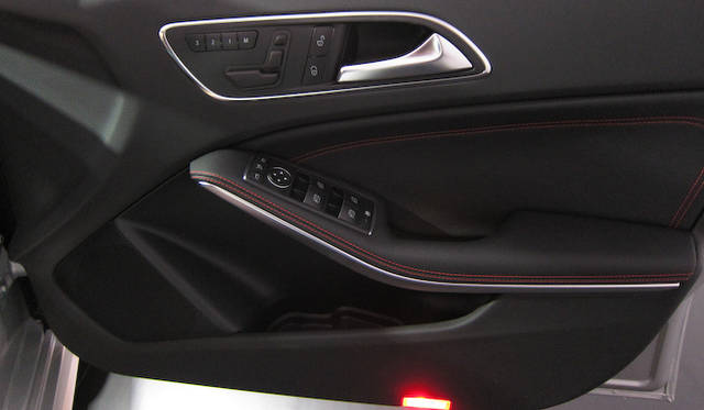 <strong>Mercedes-Benz A 250 SPORT｜メルセデス・ベンツ A 250 シュポルト</strong>