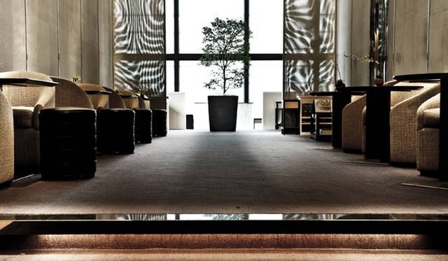 <strong>ベージュ アラン・デュカス 東京｜ガレット・デ・ロワをベージュで</strong>　