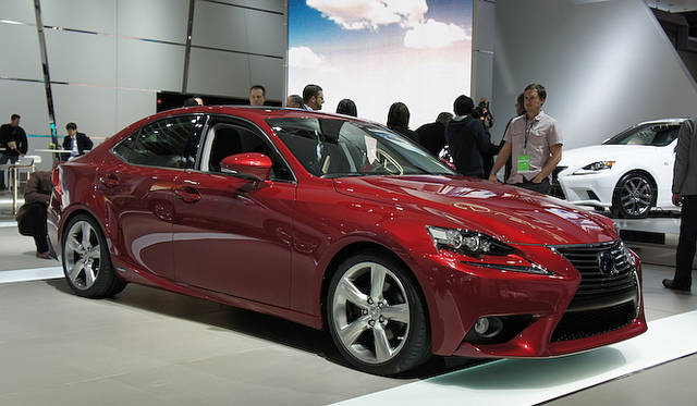 <strong>Lexus IS｜レクサス IS</strong>