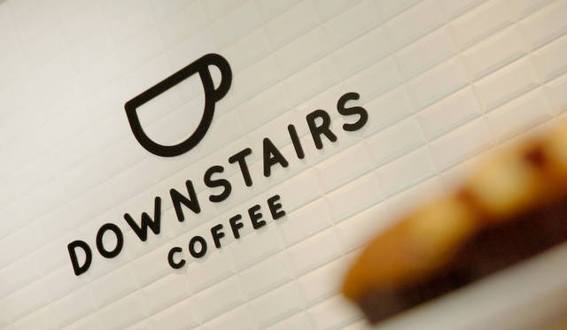 <strong>Mercedes-Benz Connection｜メルセデス・ベンツ コネクション</strong><br />渋谷・原宿で展開する「Streamer Coffee Company」の澤田洋史がドリンク監修、人気ブーランジュリー「メゾンカイザー」の木村周一郎がフード監修をつとめる