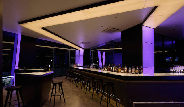 <strong>Mercedes-Benz Connection｜メルセデス・ベンツ コネクション</strong><br />「UPSTAIRS」バー