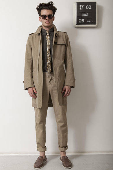 <strong>BAND OF OUTSIDERS｜バンド オブ アウトサイダーズ</strong>　2013春夏コレクション　シャツ2万5200円、パンツ2万6250円、タイ1万5750円