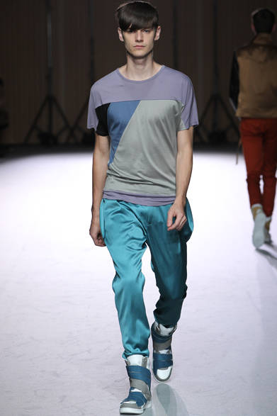 <strong>ato｜アトウ</strong>　2013春夏コレクション　Tシャツ1万2600円