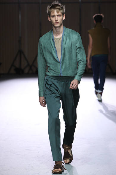 <strong>ato｜アトウ</strong>　2013春夏コレクション　シャツ2万3100円