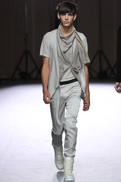 <strong>ato｜アトウ</strong>　2013春夏コレクション　ベスト2万9400円