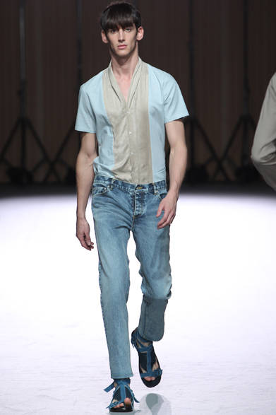 <strong>ato｜アトウ</strong>　2013春夏コレクション　シャツ1万9950円