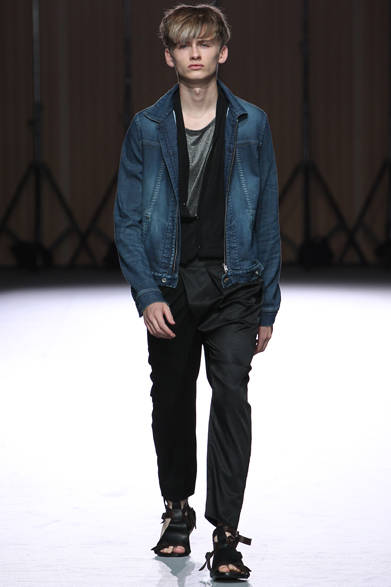 <strong>ato｜アトウ</strong>　2013春夏コレクション　ブルゾン3万5700円