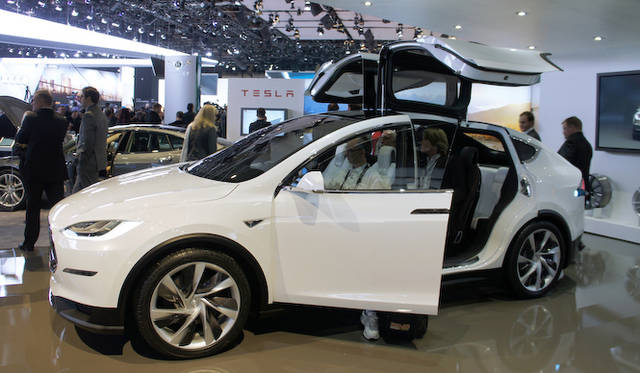 <strong>Tesla Model X｜テスラ モデル X</strong>