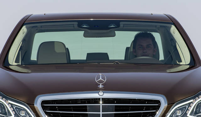 <strong>Mercedes-Benz The new traffic sign assistance｜メルセデス・ベンツ 新交通標識支援システム</strong>