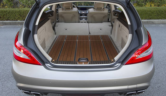 <strong>Mercedes-Benz CLS 63 AMG Shooting Brake｜メルセデス・ベンツ CLS 63 AMG シューティングブレーク</strong><br />後席をたためば1,550リットルまでラゲッジルームは拡大する