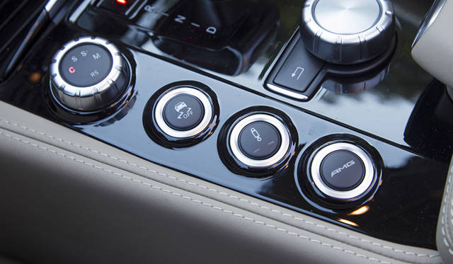 <strong>Mercedes-Benz CLS 63 AMG Shooting Brake｜メルセデス・ベンツ CLS 63 AMG シューティングブレーク</strong><br />AMGドライブユニットシステム