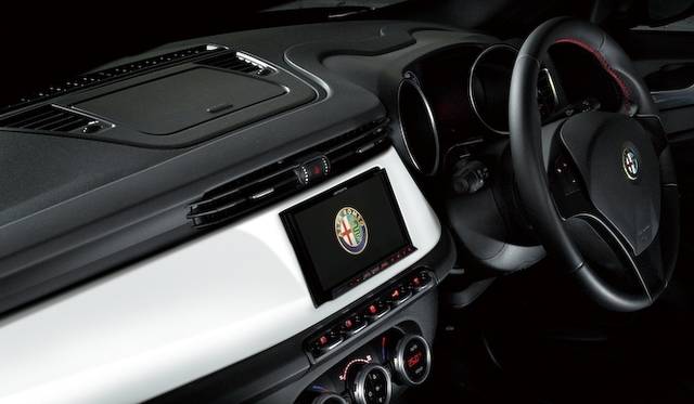 <strong>Alfa Romeo  Giulietta Competizione White Edition│<br />アルファ ロメオ ジュリエッタ コンペティツィオーネ ホワイトエディション</strong>