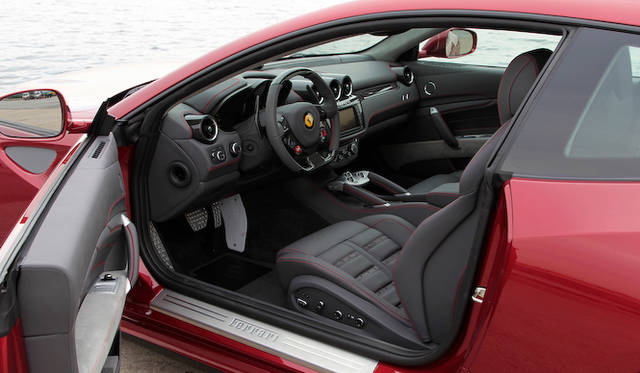 <strong>Ferrari FF｜フェラーリ FF</strong>