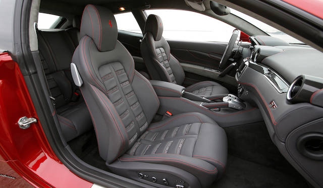 <strong>Ferrari FF｜フェラーリ FF</strong>