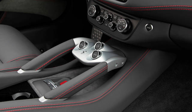 <strong>Ferrari FF｜フェラーリ FF</strong>