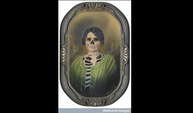 <strong>ART FILE 06｜「DEATH: A self-Portrait」</strong>　Marcos Raya, Untitled (family portrait: grandma), 2005 Credit:Marcos Raya