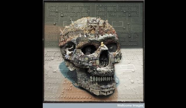 <strong>ART FILE 06｜「DEATH: A self-Portrait」</strong>　The Skull Series; number 8 of 12 - Mondongo Collective Credit:(c) Mondongo Collective