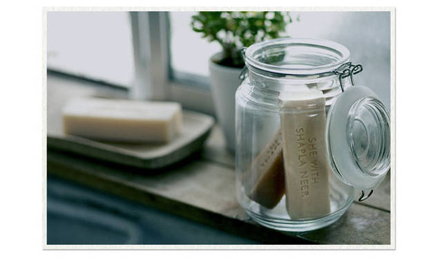 <strong>ウェブセレクトショップ「ARIGATO GIVING」</strong>　クリーミーな泡立ちでしっとりと洗い上げるせっけん「シー ピュータン フェイスソープ」