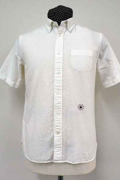 <strong> BEATITUDE｜ビアティチュード</strong>　2013春夏コレクション　ボタンダウン半袖シャツ1万5750円