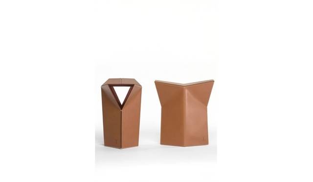 <strong>Louis Vuitton｜ルイ・ヴィトン </strong>　スツール　価格｜32万9700円 © Louis Vuitton　