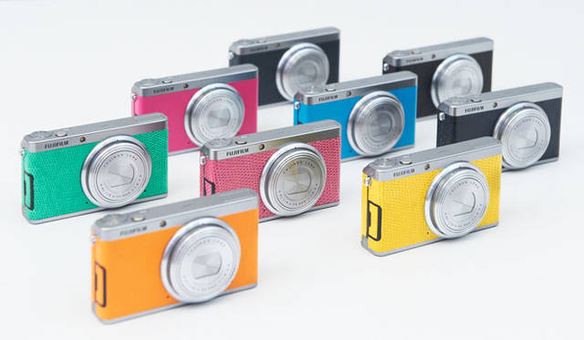 <strong>BARNEYS NEW YORK｜バーニーズ　ニューヨーク</strong>　「FUJIFILM XF1」バーニーズ　ニューヨークモデル 