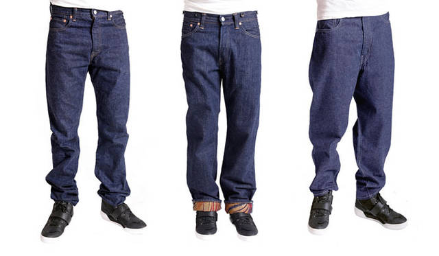 <strong>Y-3｜ワイスリー</strong>　 Y-3×WAREHOUSEコラボレーションデニム　左／「M DENIM BASIC PANT」3万6225円、中／「M DENIM STATEMENT PANT」5万5650円、右／「M DENIM DROP PANT」4万4625円