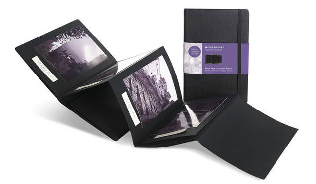 <strong> MOLESKINE｜モレスキン</strong>　「ブラックページ ジャパニーズアルバム」アコーディオン風に折りたたまれた黒いページは写真のアーカイブやコラージュに最適。スケッチやアイデアを書き留めるノートとしても。ハードカバー・黒。Large3150円