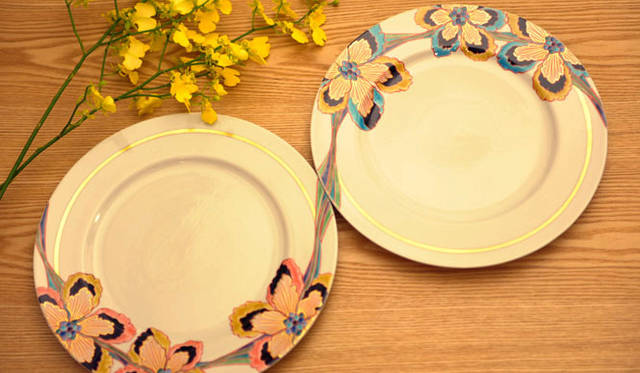 <strong>祿 ROKU</strong>　九谷焼の新進女性作家、山下紫布『彩りの雛』作品展開催　