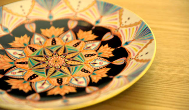 <strong>祿 ROKU</strong>　九谷焼の新進女性作家、山下紫布『彩りの雛』作品展開催　