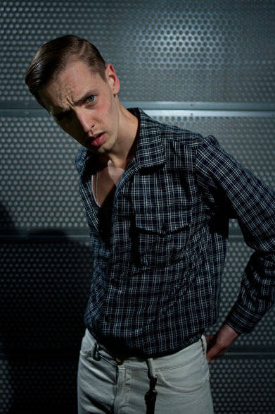 <strong>The Letters｜レターズ</strong>　2013春夏コレクション　イタリアンカラーチェックシャツ2万6250円、ラウンドリブタンク1万500円、5ポケットデニムパンツ2万6250円、ダブルクリップクラシックキーホルダー1万4700円