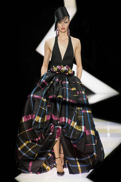 <strong>Armani Privé｜アルマーニ プリヴェ</strong>　2013年春夏オートクチュール コレクション