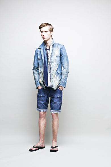 <strong>☆AYUITE☆｜アユ☆イテ</strong>　2013春夏コレクション　デニムカバーオール5万5650円、ラグストール1万3650円、サマーコールショートパンツ3万1500円