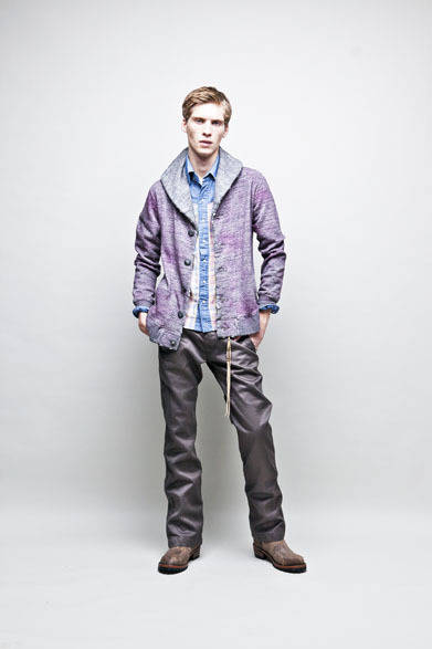 <strong>☆AYUITE☆｜アユ☆イテ</strong>　2013春夏コレクション　USED加工裏毛カーディガン3万6750円、チェックデニムシャツ2万5200円、ウエポンコードパンツ2万3100円